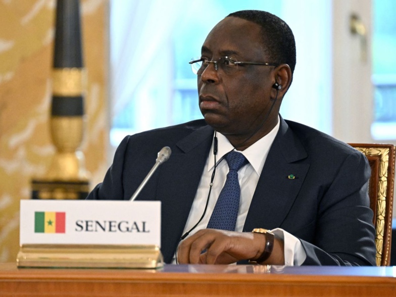 Un collectif des " victimes de Macky Sall" réclame l'extradition de l'ancien président