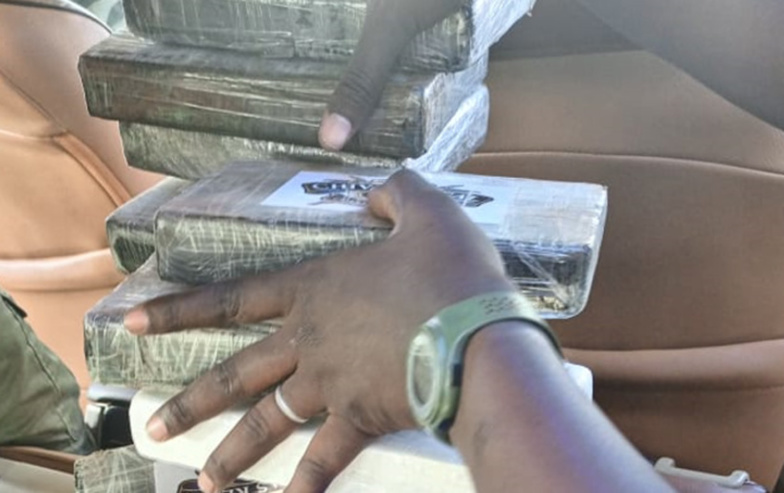 Trafic de drogue: un Sénégalais arrêté à l’aéroport de Banjul avec 3 kilos de cocaïne Trafic de drogue: un Sénégalais arrêté à l’aéroport de Banjul avec 3 kilos de cocaïne