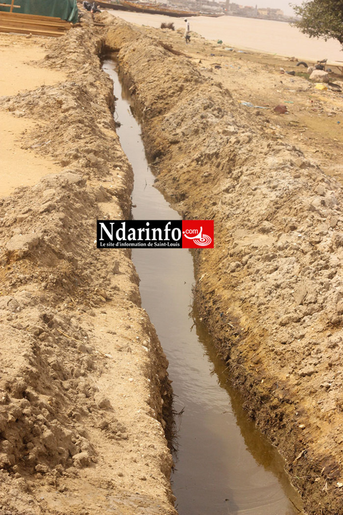 (PHOTOS) ENTRÉE DE L’HYDROBASE : construction d’une nouvelle plateforme destinée aux camions frigorifiques. (PHOTOS) ENTRÉE DE L’HYDROBASE : construction d’une nouvelle plateforme destinée aux camions frigorifiques.