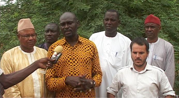 ACCÈS ÉQUITABLE AUX SERVICES SOCIAUX DE BASE : le programme AWA mis sur orbite. ACCÈS ÉQUITABLE AUX SERVICES SOCIAUX DE BASE : le programme AWA mis sur orbite.