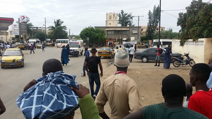 DIRECT: plusieurs chauffeurs de taxi arrêtés.