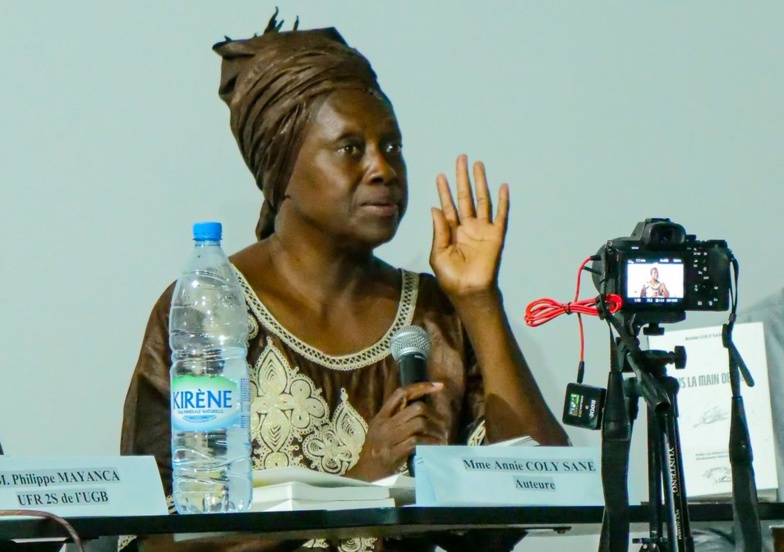 " Dans la main de Dieu" d’Annie Coly Sané : le récit poignant d’une miraculée " Dans la main de Dieu" d’Annie Coly Sané : le récit poignant d’une miraculée