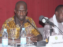Mamadou Sy Tounkara à Abdou Latif Coulibaly: "Je ne lirai pas votre livre courtisan" Mamadou Sy Tounkara à Abdou Latif Coulibaly: "Je ne lirai pas votre livre courtisan"