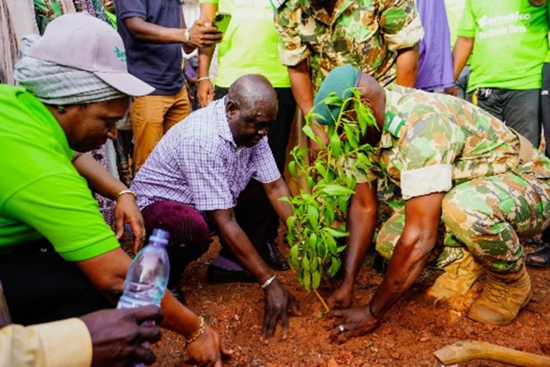 Saint-Louis : le préfet lance les opérations de reboisement et de nettoiement Saint-Louis : le préfet lance les opérations de reboisement et de nettoiement