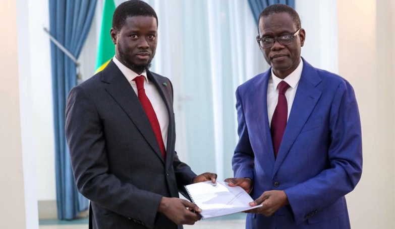 Contrôle des occupations du Domaine Public Maritime de Dakar : le président Diomaye a reçu le rapport de la commission ad hoc Contrôle des occupations du Domaine Public Maritime de Dakar : le président Diomaye a reçu le rapport de la commission ad hoc