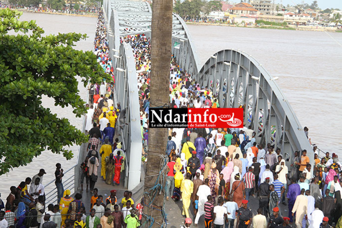 VIDEO - Des images impressionnantes au Magal des 2 raaka de Saint-Louis. VIDEO - Des images impressionnantes au Magal des 2 raaka de Saint-Louis.