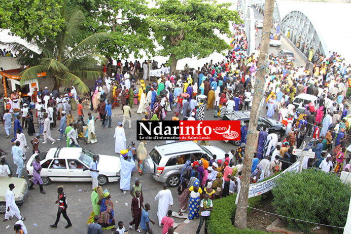 VIDEO - Des images impressionnantes au Magal des 2 raaka de Saint-Louis. VIDEO - Des images impressionnantes au Magal des 2 raaka de Saint-Louis.