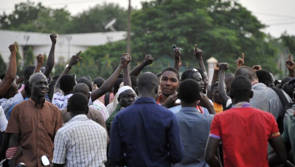 Coup d'Etat en cours au Burkina Faso : le président Kafando et le Premier ministre Zida "pris en otage" par des militaires