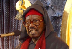 Serigne Cheikh Ahmed Tidiane Sy recommande des prières après la prière du vendredi Serigne Cheikh Ahmed Tidiane Sy recommande des prières après la prière du vendredi