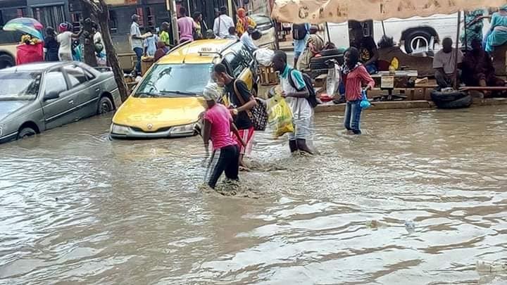 Kaolack : 181 mm enregistrés, plusieurs quartiers inondés Kaolack : 181 mm enregistrés, plusieurs quartiers inondés