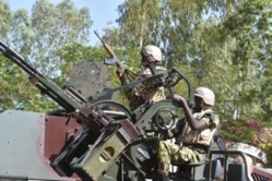 Burkina Faso : des unités de l'armée en province font route vers la capitale (état-major)