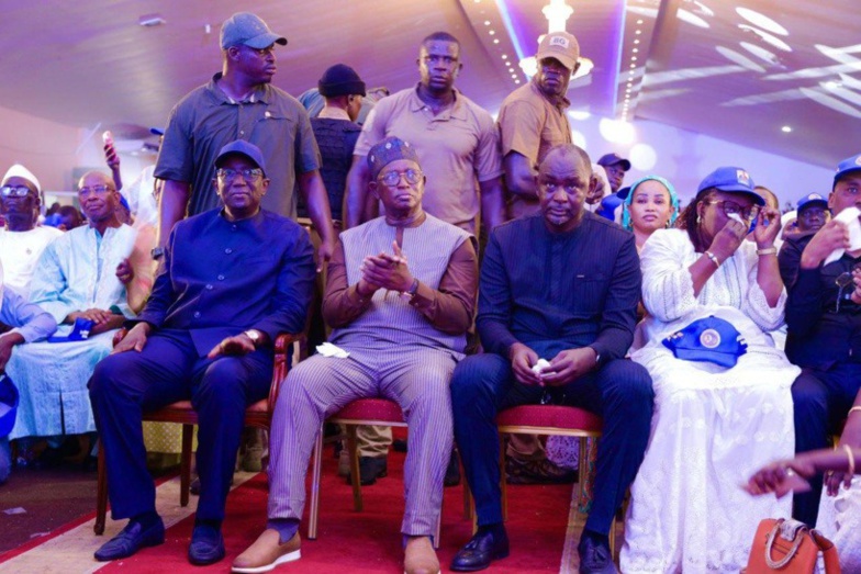 Législatives anticipées : Amadou Ba et ses alliés lancent la coalition « JAMM AK NJARIN » Législatives anticipées : Amadou Ba et ses alliés lancent la coalition « JAMM AK NJARIN »