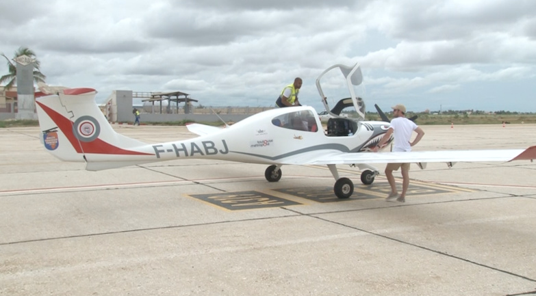 40e rallye Toulouse-Saint-Louis : 65 pilotes atterrissent à BANGO pour trois jours d’actions humanitaires. 40e rallye Toulouse-Saint-Louis : 65 pilotes atterrissent à BANGO pour trois jours d’actions humanitaires.