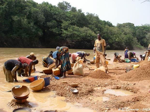 Fleuve du Falémé : 17 sites d’orpaillages et six entreprises d’exploitation minière suspendues pour non respect du décret interdisant les activités Fleuve du Falémé : 17 sites d’orpaillages et six entreprises d’exploitation minière suspendues pour non respect du décret interdisant les activités