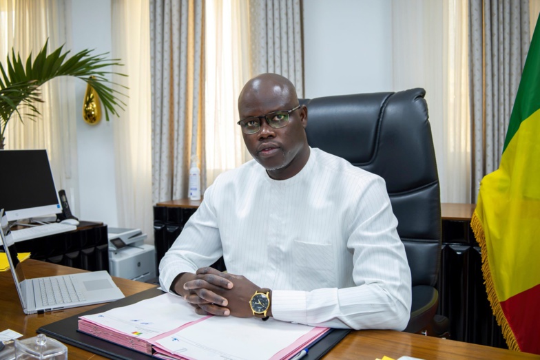 Législatives anticipées : l’Etat peut faire une économie de 8 milliards avec les bulletins en petit format Législatives anticipées : l’Etat peut faire une économie de 8 milliards avec les bulletins en petit format