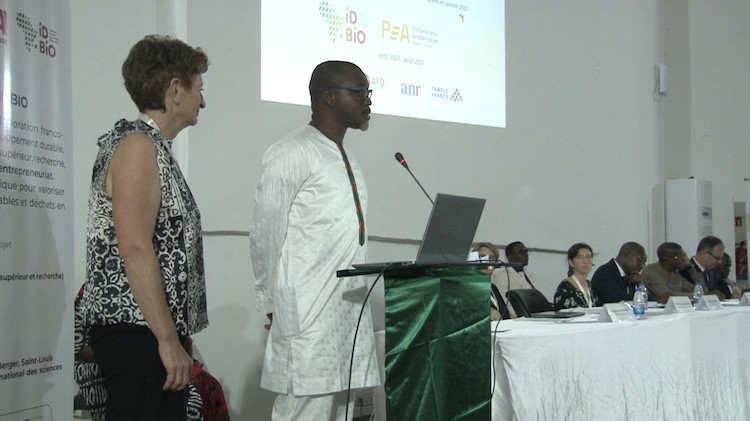 Université Gaston Berger : lancement d’un projet de valorisation des ressources renouvelables et les déchets en produits biosourcés Université Gaston Berger : lancement d’un projet de valorisation des ressources renouvelables et les déchets en produits biosourcés