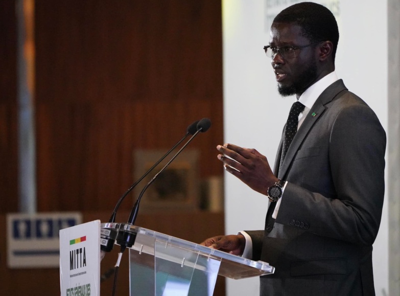 Insécurité routière : le président Diomaye Faye appelle à agir " avec détermination" Insécurité routière : le président Diomaye Faye appelle à agir " avec détermination"