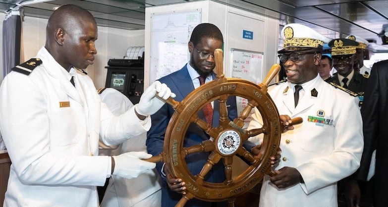 Renforcement de la Marine Nationale | Le Président Diomaye Faye baptise le patrouilleur " Le Cayor " Renforcement de la Marine Nationale | Le Président Diomaye Faye baptise le patrouilleur " Le Cayor "