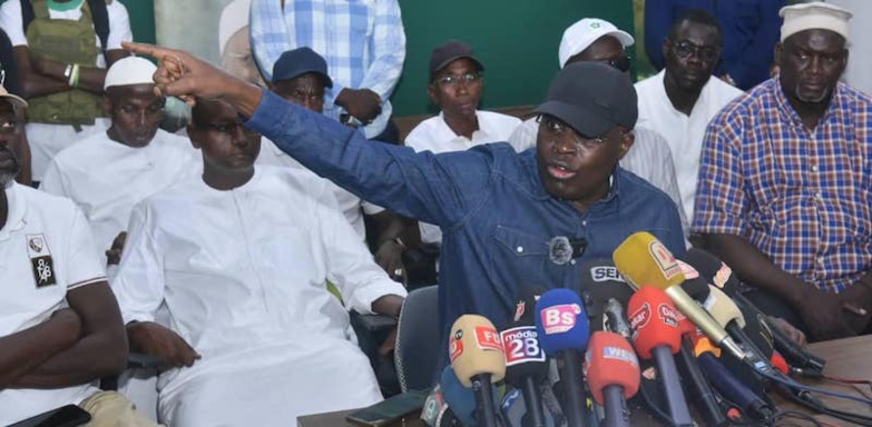 Incendie au siège de Taxawu sénégal: Khalifa Ababacar Sall annonce une plainte contre les auteurs Incendie au siège de Taxawu sénégal: Khalifa Ababacar Sall annonce une plainte contre les auteurs