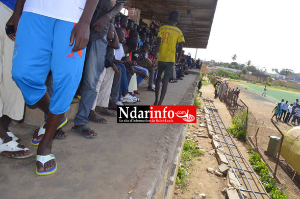 URGENT - Trois blessés graves après l'éffondrement d'une barrière du stade Babacar SEYE (Photos) 