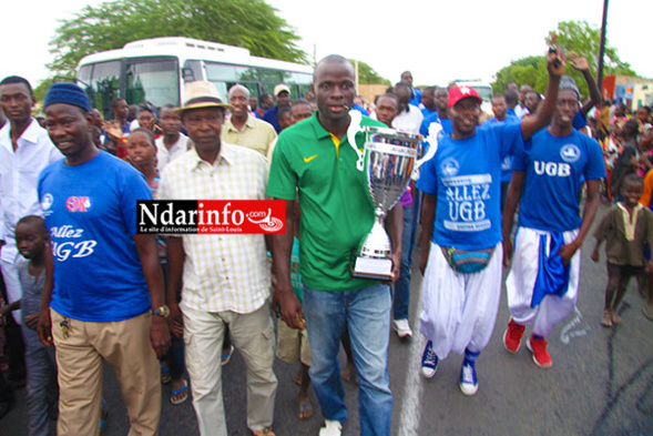 VIDÉO - Le Sacre de l’UGB accueilli triomphalement à FASS-NGOM. VIDÉO - Le Sacre de l’UGB accueilli triomphalement à FASS-NGOM.