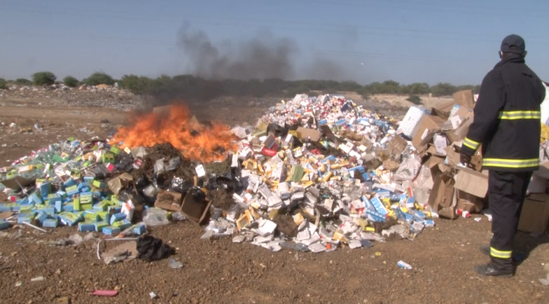 Saint-Louis : des produits illicites d’une valeur d’environ 260 millions FCFA incinérés Saint-Louis : des produits illicites d’une valeur d’environ 260 millions FCFA incinérés