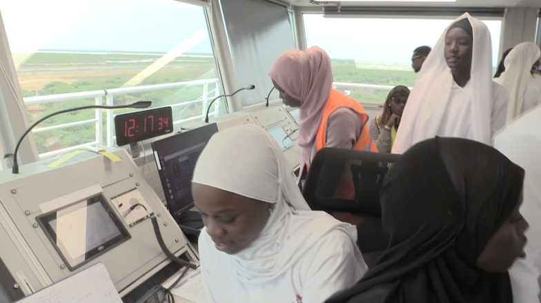 Saint-Louis : Des lycéennes d’Ameth FALL tentées par les métiers de l’aviation Saint-Louis : Des lycéennes d’Ameth FALL tentées par les métiers de l’aviation