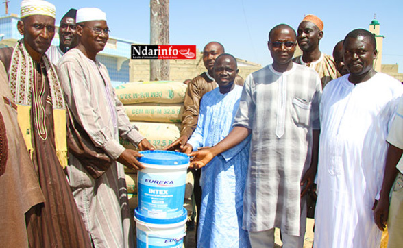 A l'école élementaire de Guinaw Rails A l'école élementaire de Guinaw Rails