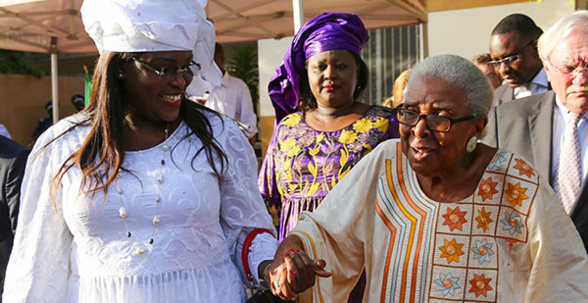 Pose de la Première Pierre: Marième Faye Sall rend hommage à la Saint-Louisienne Annette Mbaye D’Erneville. Pose de la Première Pierre: Marième Faye Sall rend hommage à la Saint-Louisienne Annette Mbaye D’Erneville.