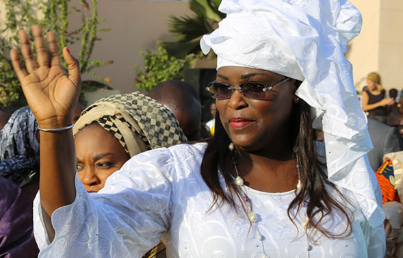Pose de la Première Pierre: Marième Faye Sall rend hommage à la Saint-Louisienne Annette Mbaye D’Erneville. Pose de la Première Pierre: Marième Faye Sall rend hommage à la Saint-Louisienne Annette Mbaye D’Erneville.