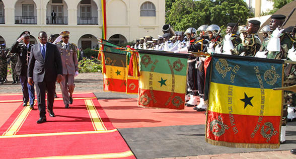 MACKY SALL aux Forces armées : " la Nation est fière de vous et rassurée par votre engagement" MACKY SALL aux Forces armées : " la Nation est fière de vous et rassurée par votre engagement"