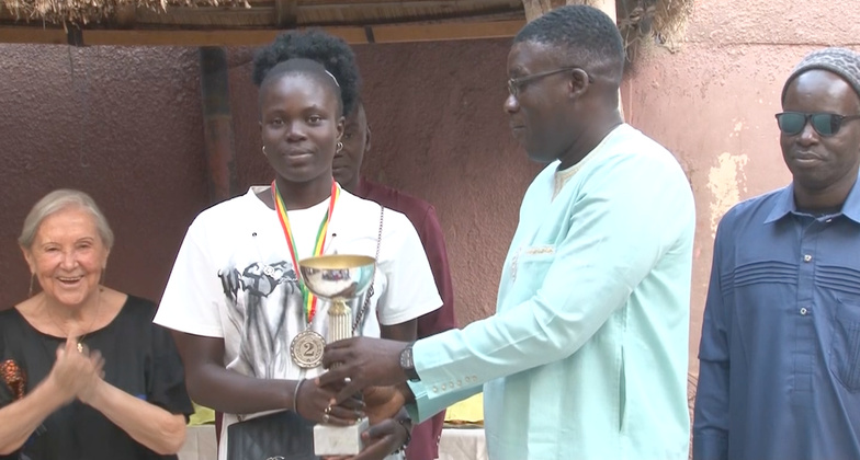 Saint-Louis Basket Club : Aby Dia honorée pour sa bonne conduite Saint-Louis Basket Club : Aby Dia honorée pour sa bonne conduite