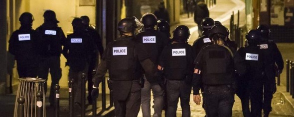 FRANCE : au moins 120 morts, huit terroristes tués, "Cette fois, c'est la guerre"