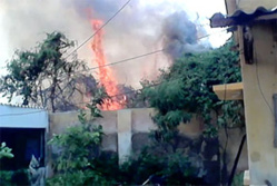 VIOLENT INCENDIE A DIAMAGUENE: le feu vite maitrisé par les... gendarmes. VIOLENT INCENDIE A DIAMAGUENE: le feu vite maitrisé par les... gendarmes.