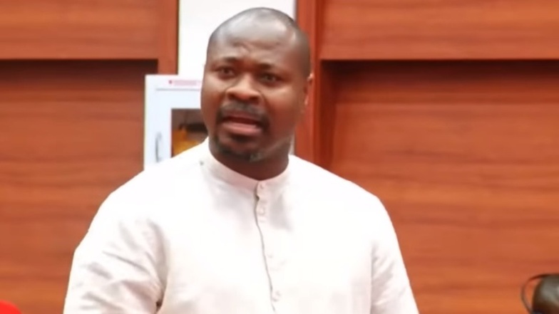 La réponse de Guy Marius Sagna aux avocats de Farba Ngom : "Nous devons enterrer les détournements" La réponse de Guy Marius Sagna aux avocats de Farba Ngom : "Nous devons enterrer les détournements"