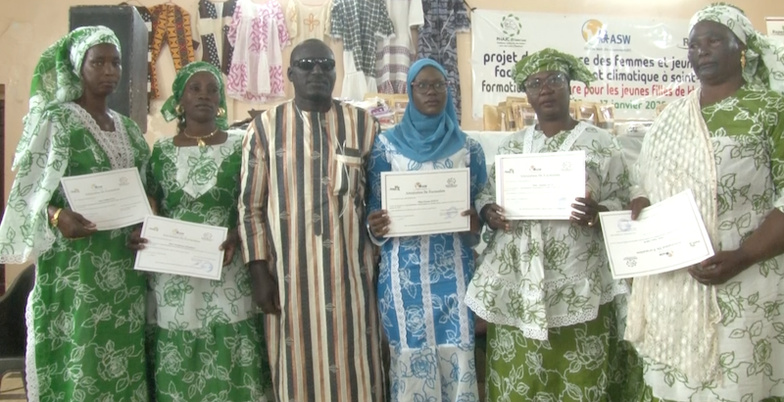 Saint-Louis : Un projet diversifie les moyens de subsistance des sinistrées de la Langue de Barbarie Saint-Louis : Un projet diversifie les moyens de subsistance des sinistrées de la Langue de Barbarie