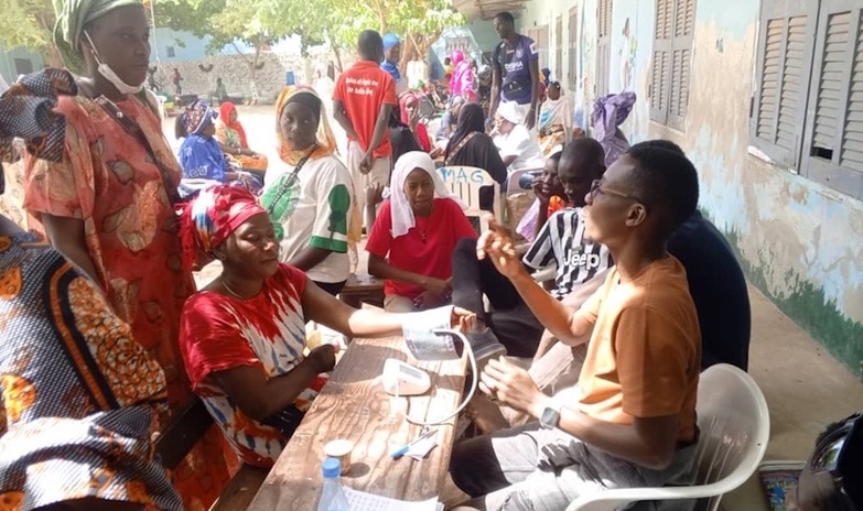 Journée de consultation médicale gratuite : Bel élan de solidarité du MCDS au cœur de Darou Journée de consultation médicale gratuite : Bel élan de solidarité du MCDS au cœur de Darou