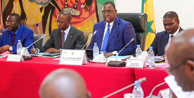 LES NOUVELLES NOMINATIONS ET LE COMMUNIQUE DU CONSEIL DES MINISTRES DU 30 DECEMBRE 2015 LES NOUVELLES NOMINATIONS ET LE COMMUNIQUE DU CONSEIL DES MINISTRES DU 30 DECEMBRE 2015