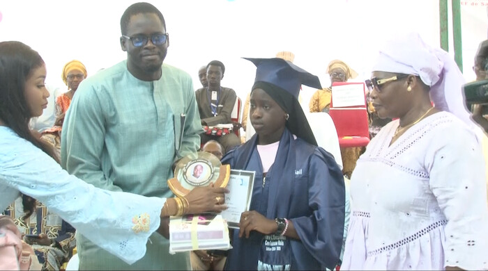 Le CEM Guinaw Rails célèbre l’excellence et récompense ses meilleurs élèves Le CEM Guinaw Rails célèbre l’excellence et récompense ses meilleurs élèves