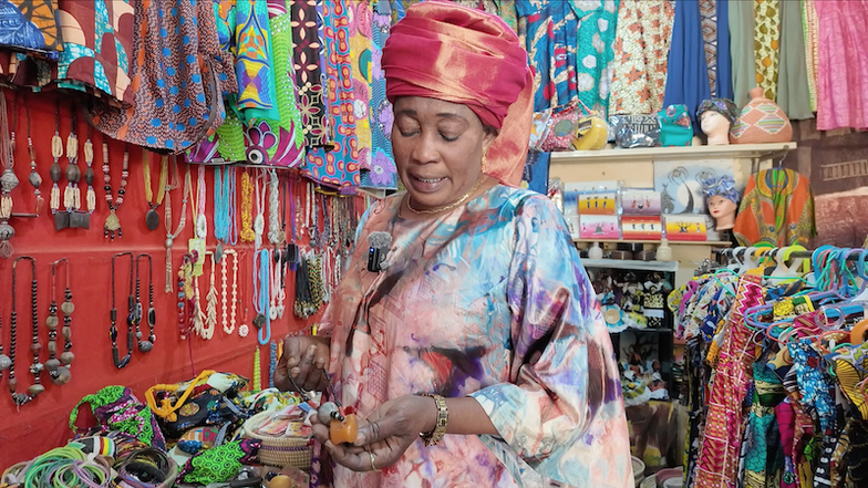 Artisanat dans le sang : deux femmes au service de la culture saint-louisienne Artisanat dans le sang : deux femmes au service de la culture saint-louisienne