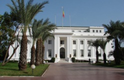 COMMUNIQUE DU CONSEIL DES MINISTRES DU JEUDI 04 FEVRIER 2016 COMMUNIQUE DU CONSEIL DES MINISTRES DU JEUDI 04 FEVRIER 2016