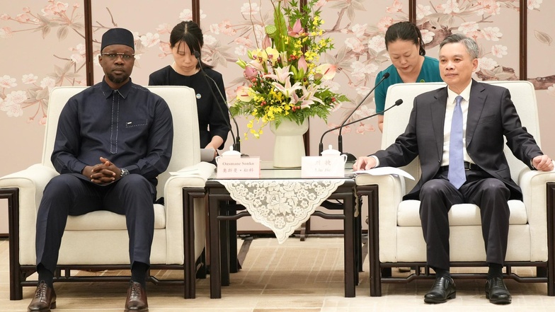Sonko entame une visite stratégique en Chine : cap sur les échanges économiques avec Hangzhou