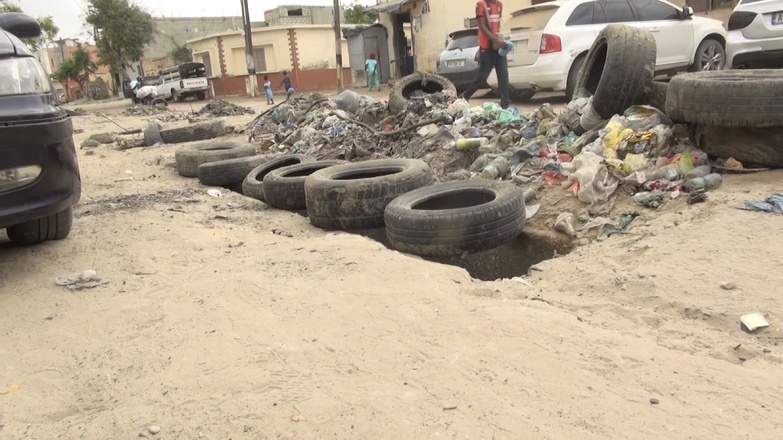 Diamaguène : des caniveaux à ciel ouvert menacent la sécurité des enfants Diamaguène : des caniveaux à ciel ouvert menacent la sécurité des enfants