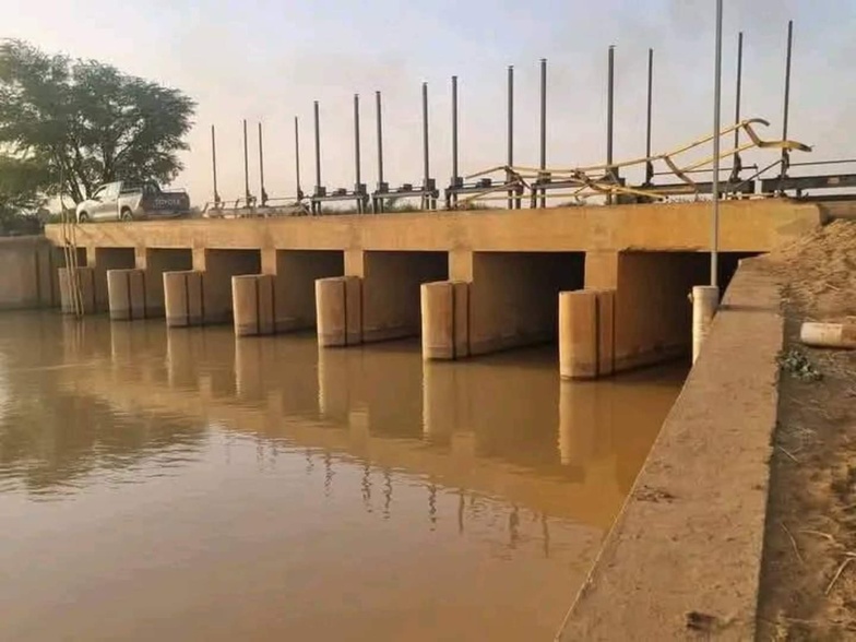 Ross-Béthio: une jeune femme meurt noyée après la chute d’un véhicule dans un canal à Mboundoum Ross-Béthio: une jeune femme meurt noyée après la chute d’un véhicule dans un canal à Mboundoum