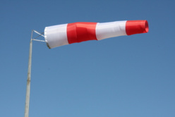 Un "vent fort" et une "houle dangereuse" sur la côte, entre Dakar et Saint-Louis.