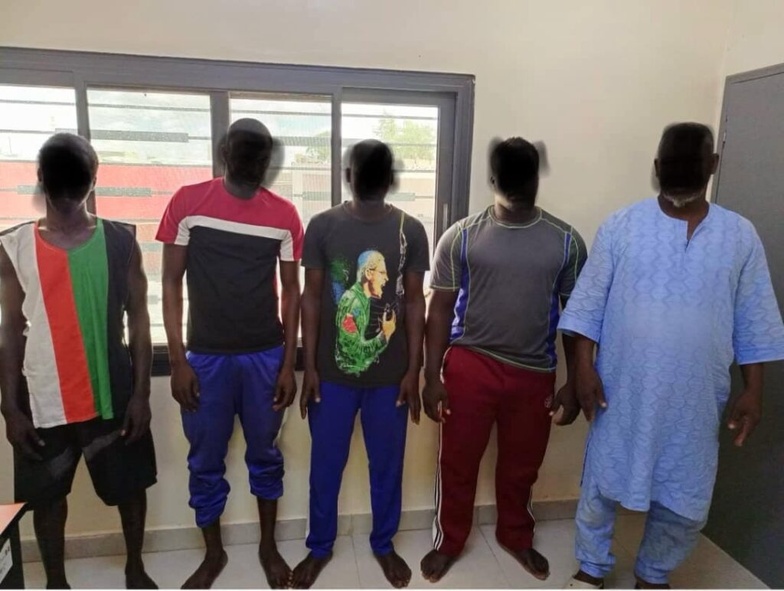 Trafic de migrants à Saint-Louis : cinq arrestations et une pirogue saisie par la DNLT Trafic de migrants à Saint-Louis : cinq arrestations et une pirogue saisie par la DNLT