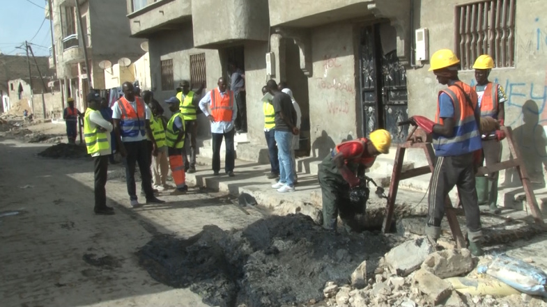 Saint-Louis : l’ONAS en tournée pour évaluer les risques d’inondation Saint-Louis : l’ONAS en tournée pour évaluer les risques d’inondation