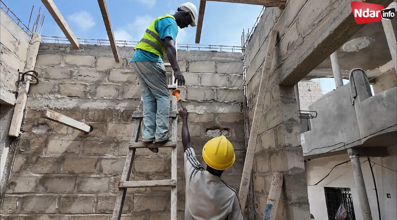 Métier éprouvant, droits absents : le cri de détresse des maçons de Saint-Louis Métier éprouvant, droits absents : le cri de détresse des maçons de Saint-Louis