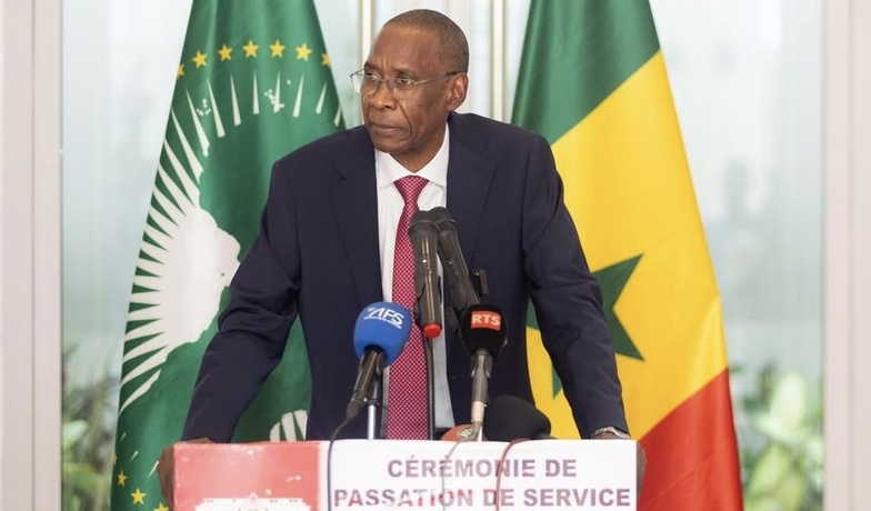 Cheikh Niang, nouveau ministre des Affaires étrangères, s’engage à servir avec rigueur et détermination Cheikh Niang, nouveau ministre des Affaires étrangères, s’engage à servir avec rigueur et détermination