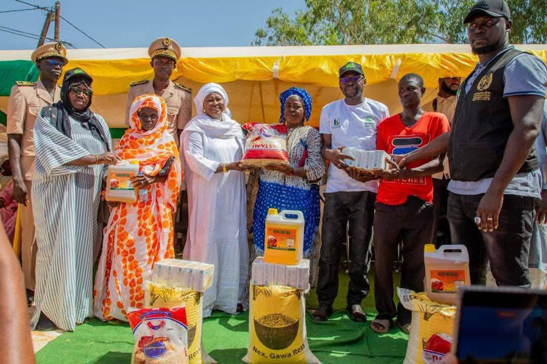 Kanel : Maïmouna Dièye remet une aide de 273 millions FCFA à plus de 2 000 ménages vulnérables Kanel : Maïmouna Dièye remet une aide de 273 millions FCFA à plus de 2 000 ménages vulnérables